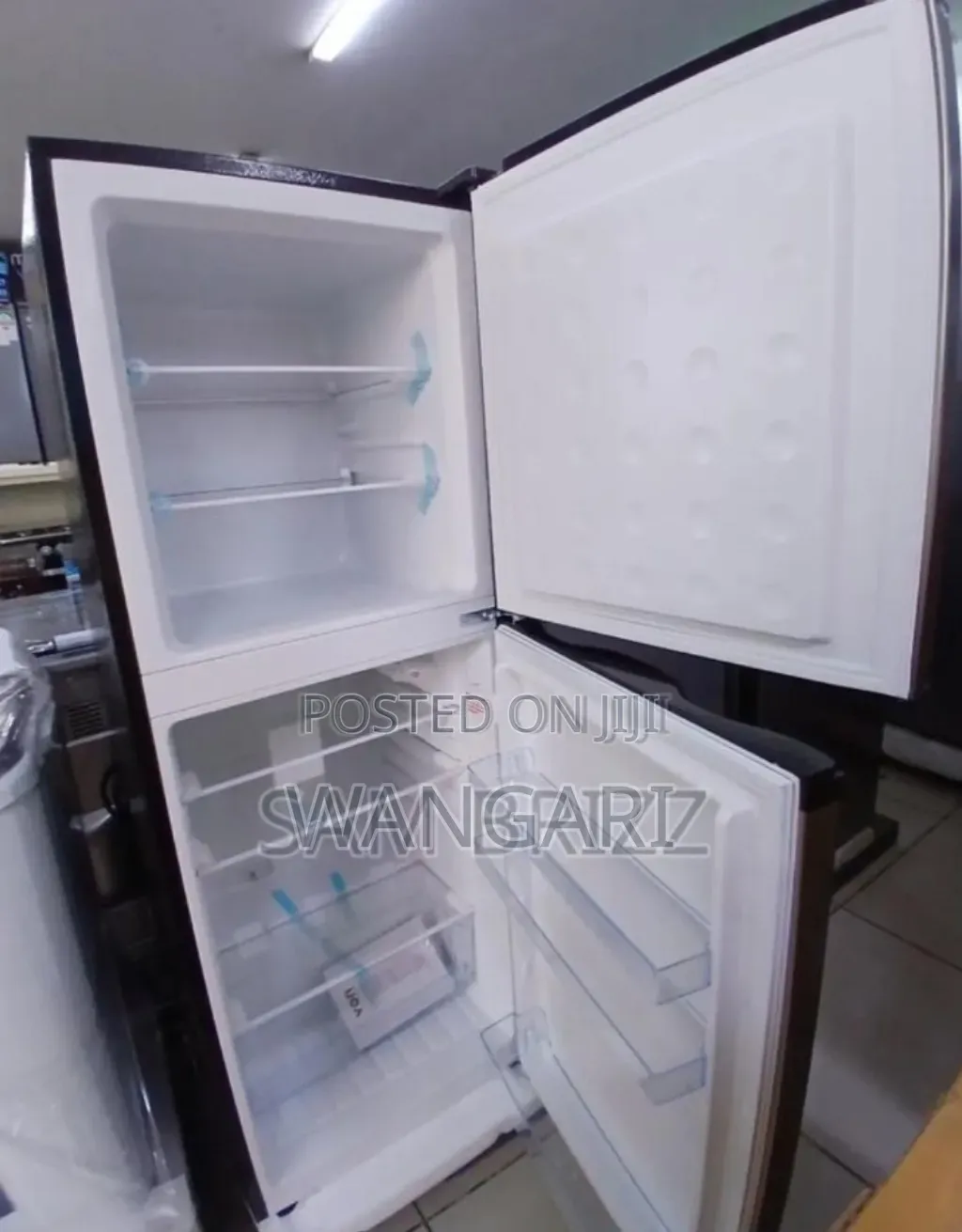 Two Doored Fridge. Von 195l Fridge