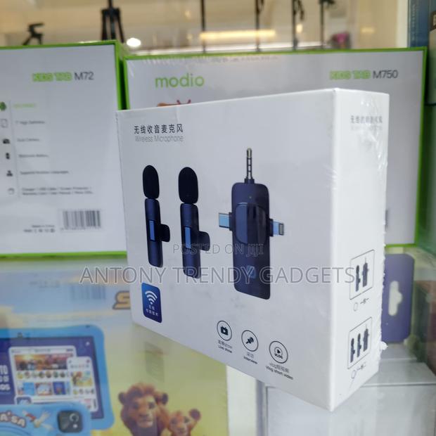 Wireless Lavalier Microphone 3-in-1 Vlog Streaming Mic - thumbnail 3