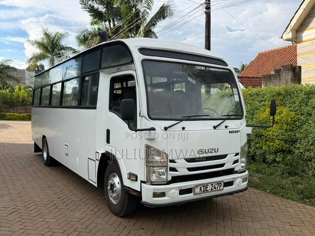 Isuzu NQR 2023 White - thumbnail 2