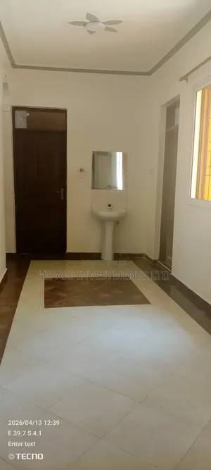 4bdrm Block of Flats in Haile Selassie Rd for rent
