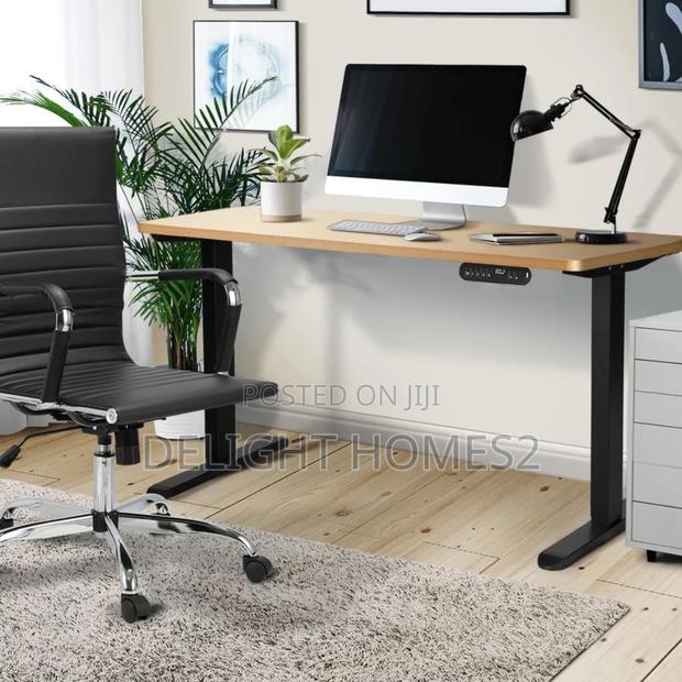 Electric Adjustable Height Desk _Thom - main view