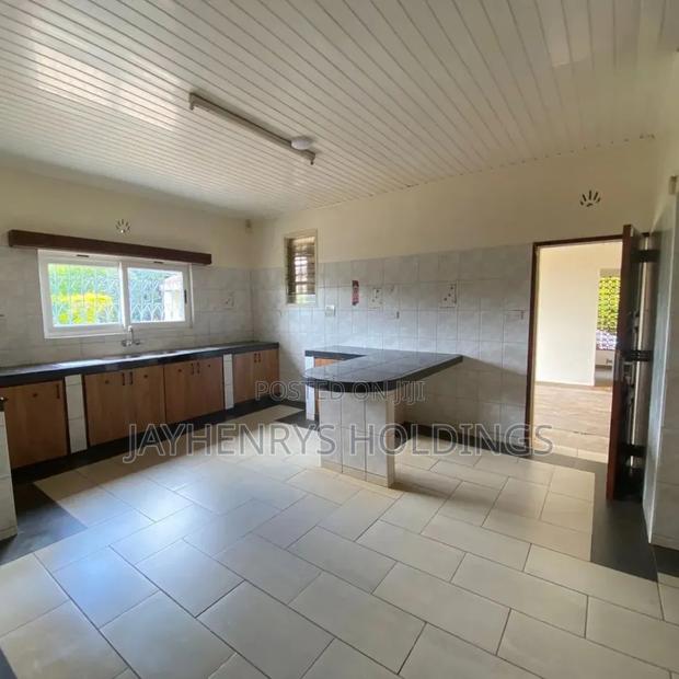 4bdrm Bungalow in Runda for rent - thumbnail 6