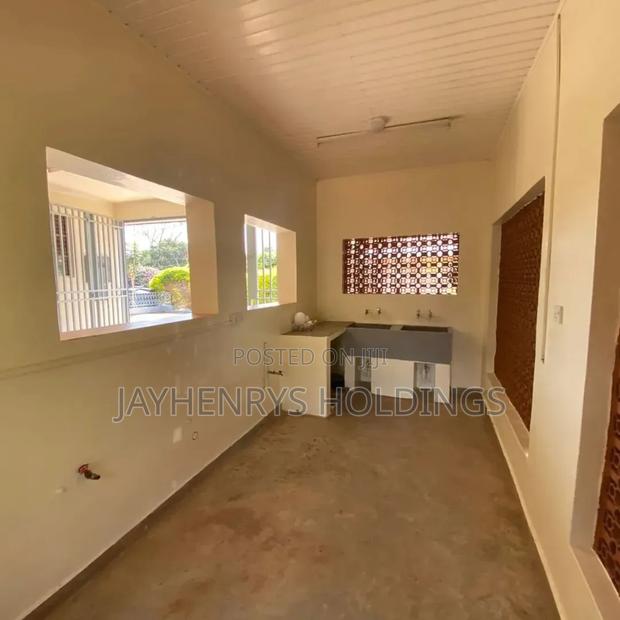 4bdrm Bungalow in Runda for rent - thumbnail 11