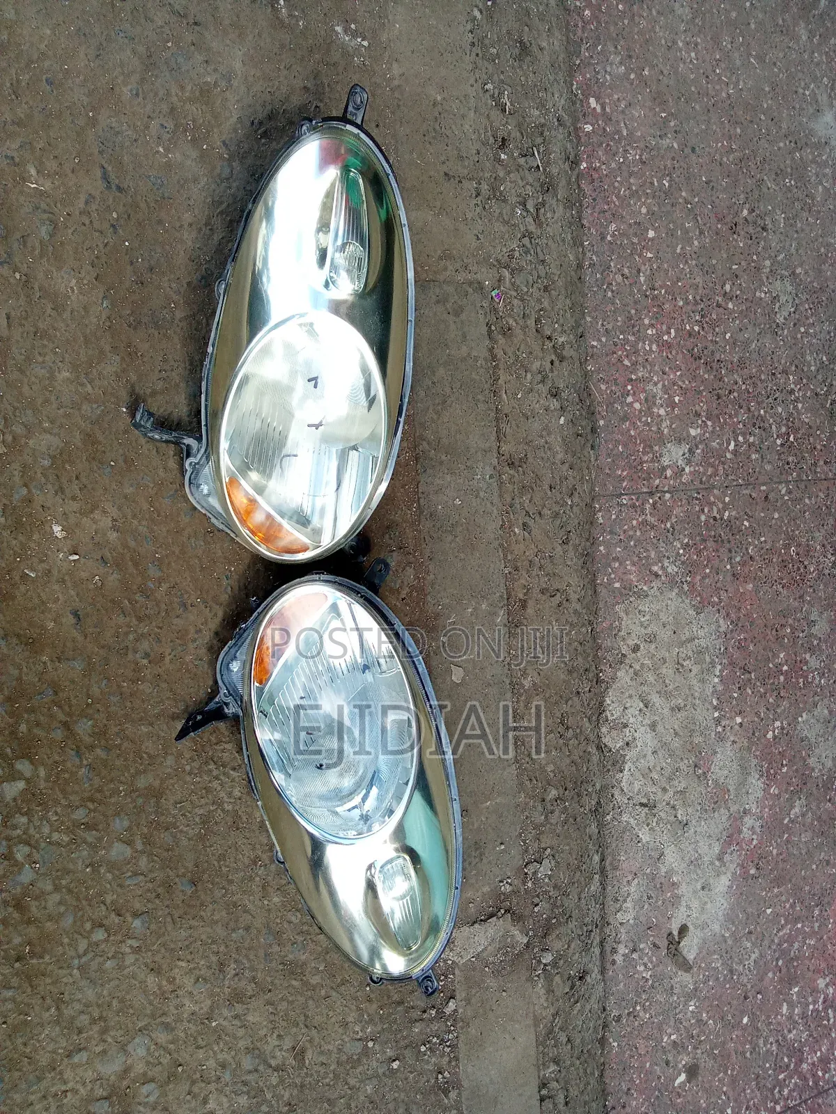 Nissan March Headlight