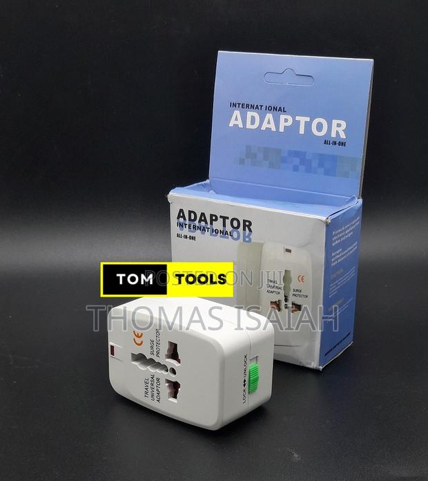 International Universal Travel Adapter With Surge Protection - thumbnail 2