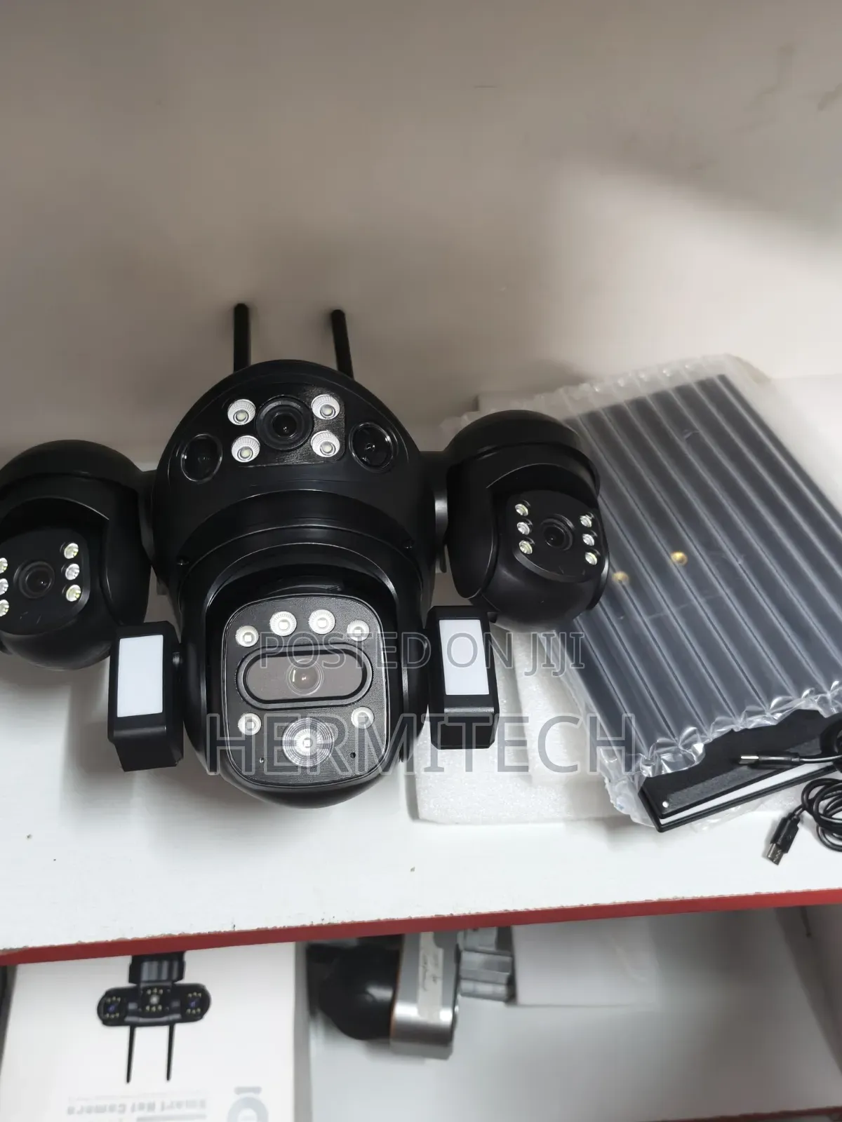 Two Solar Panels 4-Eyes Outdoor Solar Camera 4g Model CCTV Quad Lens