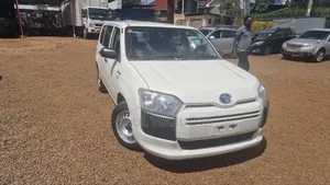 Toyota Probox 1.5 Hybrid F 2020 White