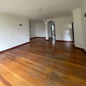5bdrm House in Roysambu for rent