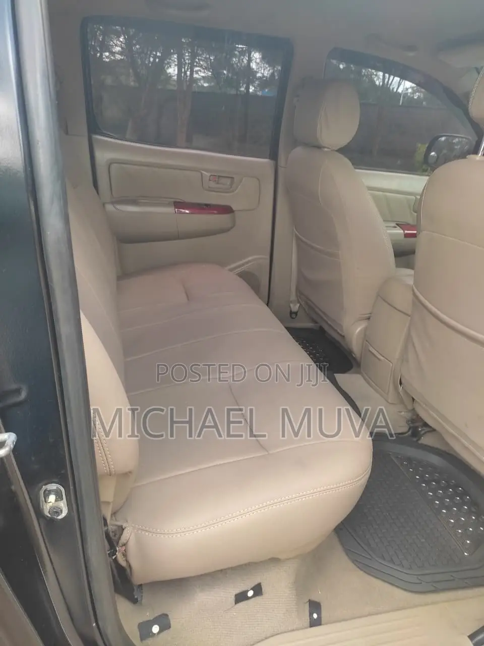 Toyota Hilux 2011 Black