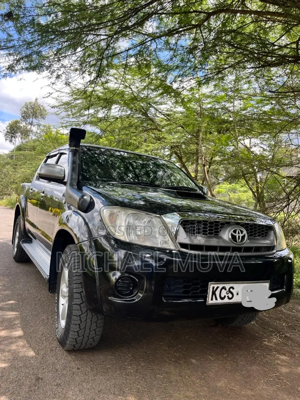 Toyota Hilux 2011 Black