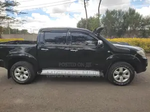 Toyota Hilux 2011 Black