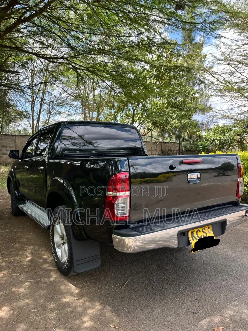 Toyota Hilux 2011 Black