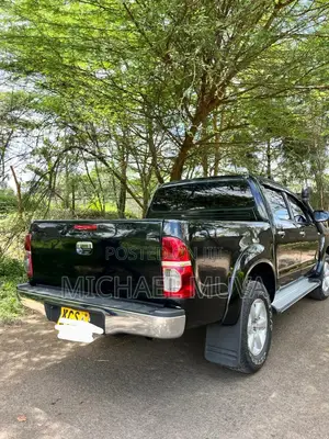 Toyota Hilux 2011 Black