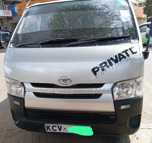 Toyota HiAce 2012 Silver