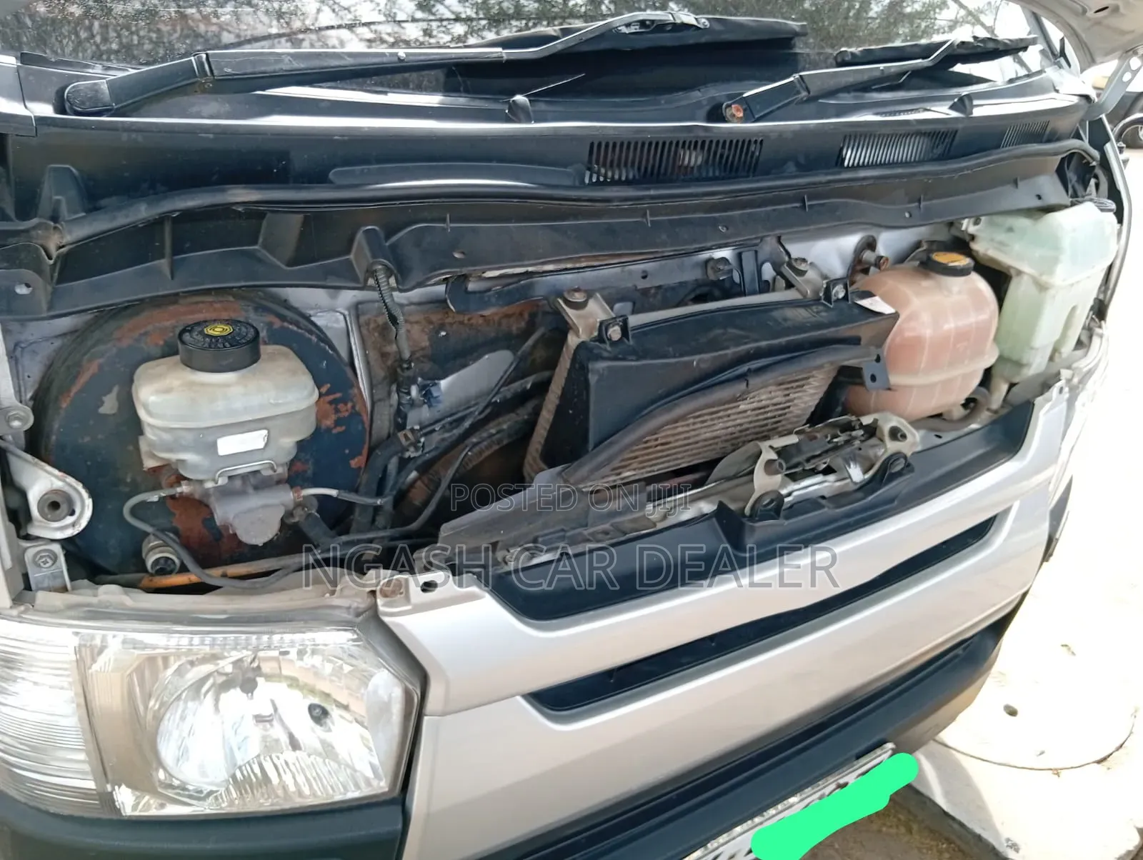Toyota HiAce 2012 Silver