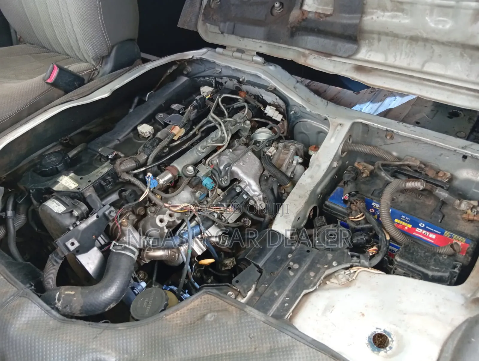 Toyota HiAce 2012 Silver