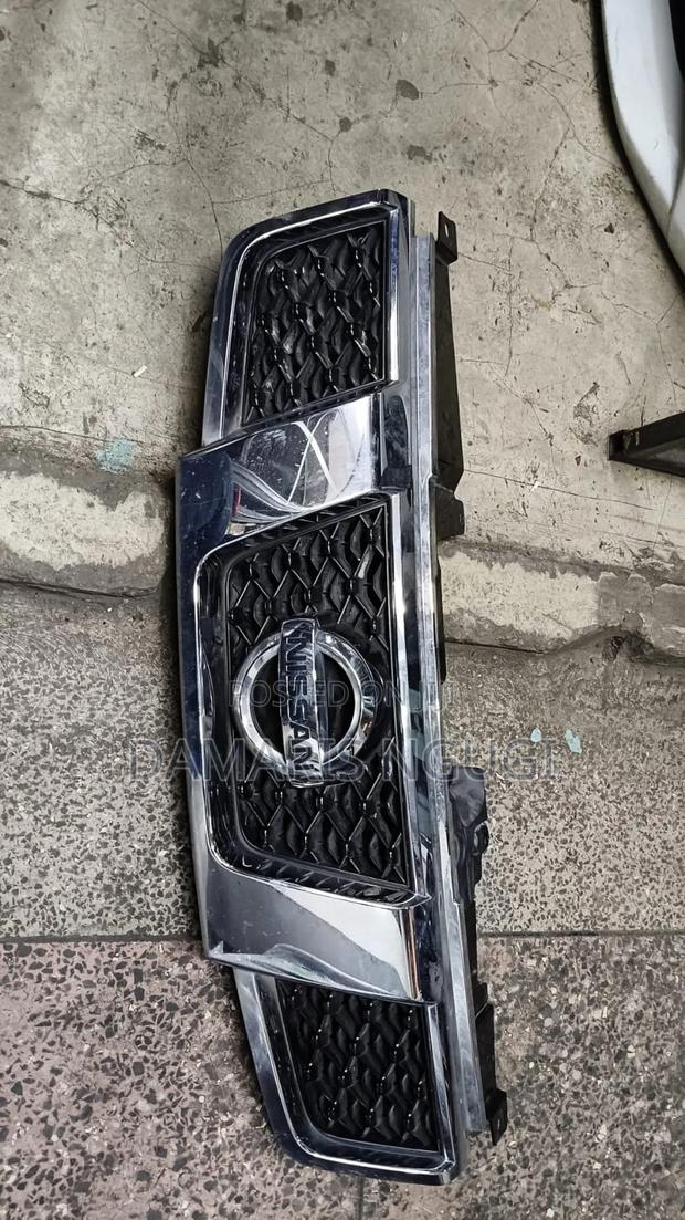 Nissan X-Trail Nt31 Grill