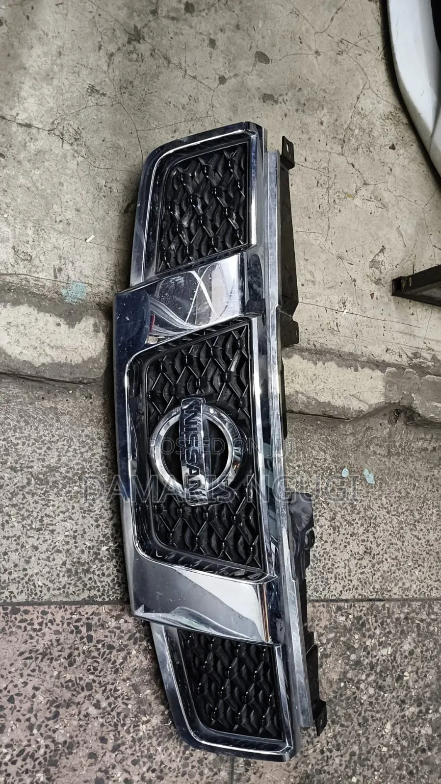 Nissan X-Trail Nt31 Grill