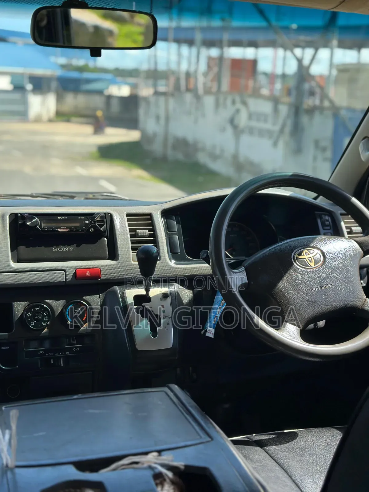 Toyota HiAce SV Premium 2013 Blue