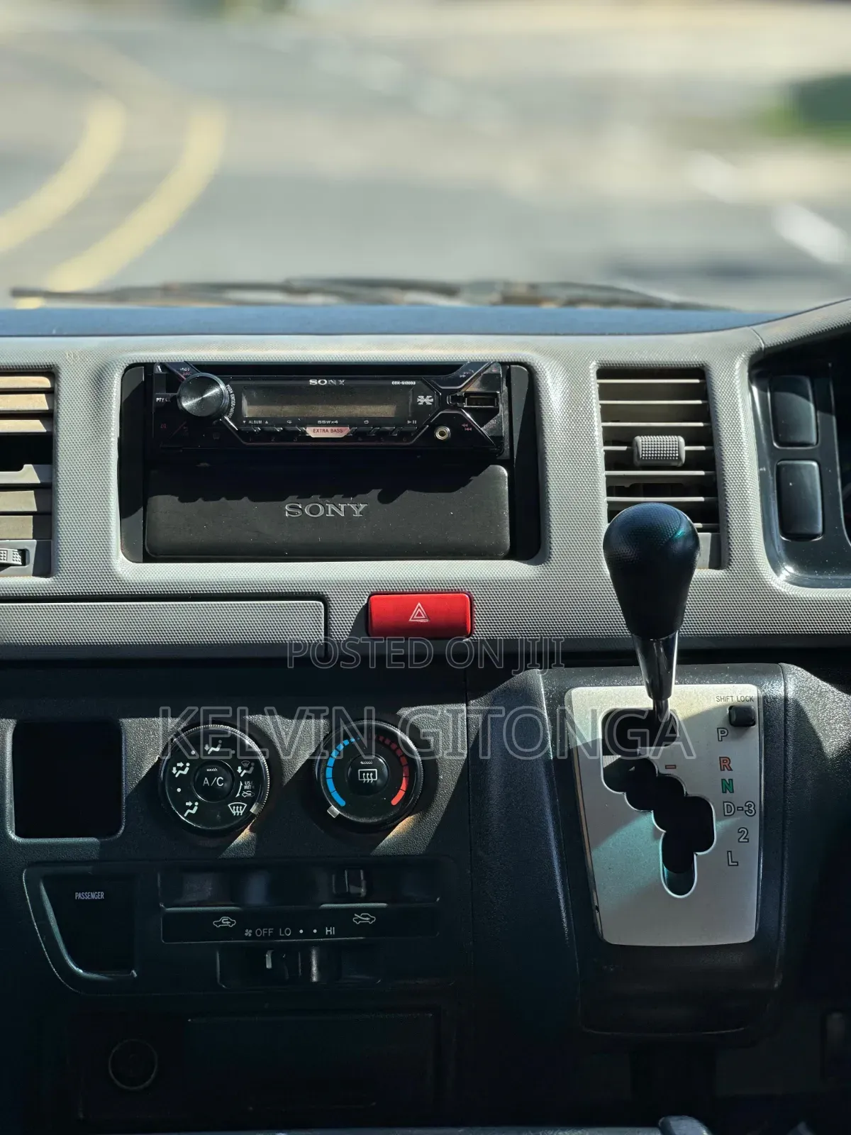 Toyota HiAce SV Premium 2013 Blue