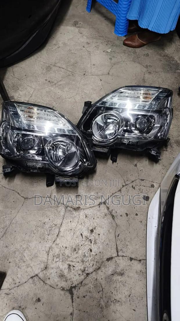 X-Trail Nt31 Headlight - main view