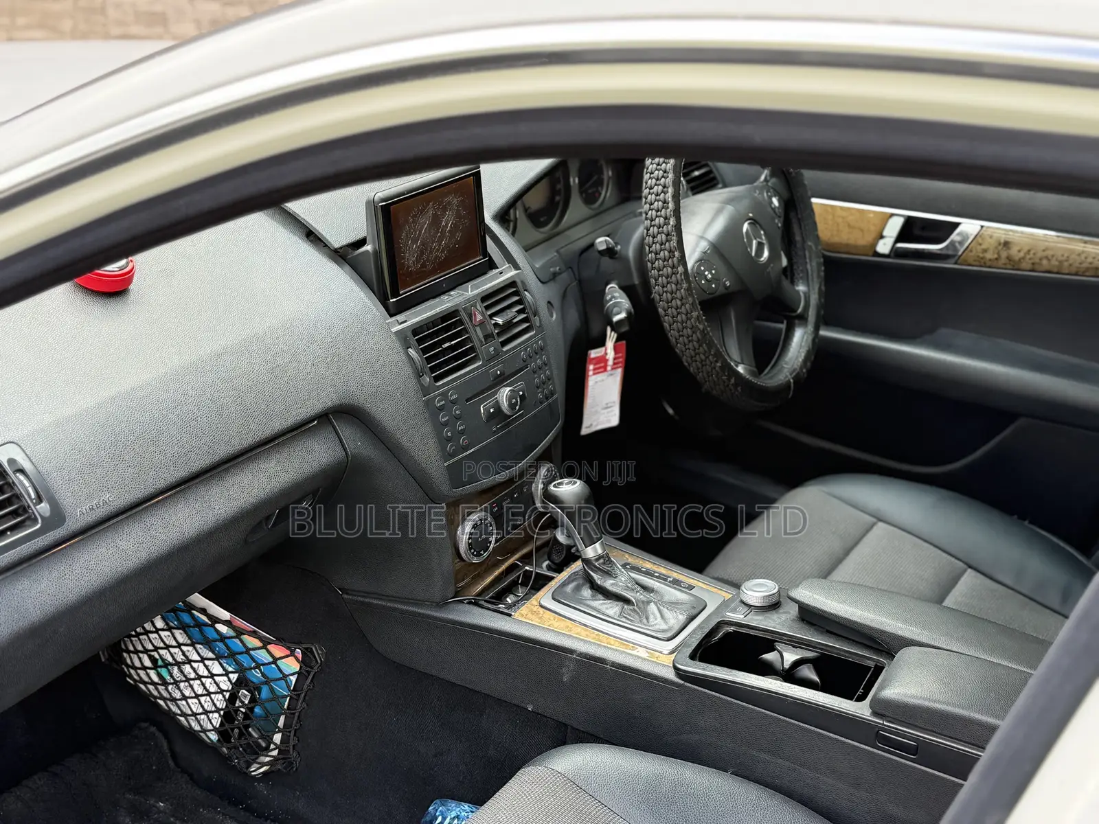 Mercedes-Benz C200 2010 Pearl
