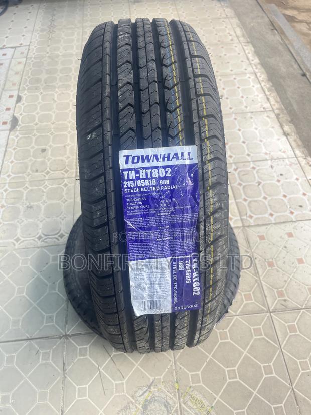 215/65r16 Town Hall
