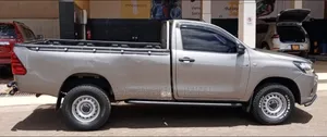 Toyota Hilux 2020 Gray