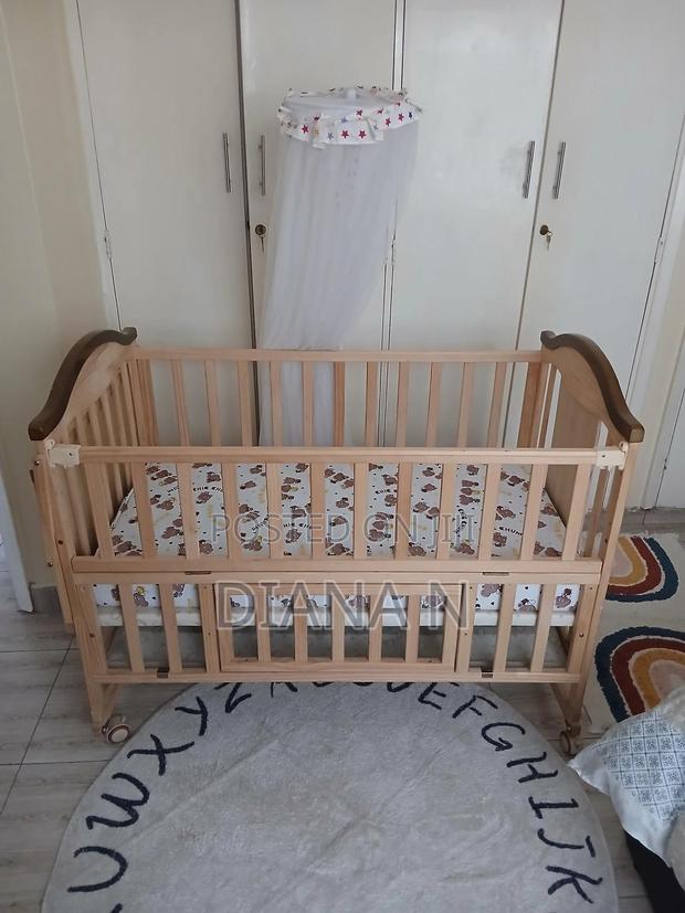 Baby Crib (Strong, Spacious, Well-Maintained) - thumbnail 5