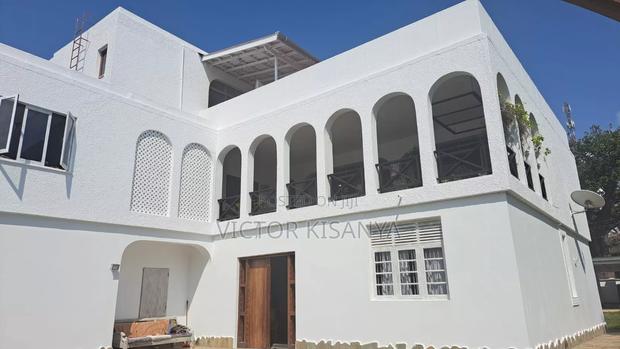 House in Diani Mombasa It Includes a Swimming Pool - thumbnail 2