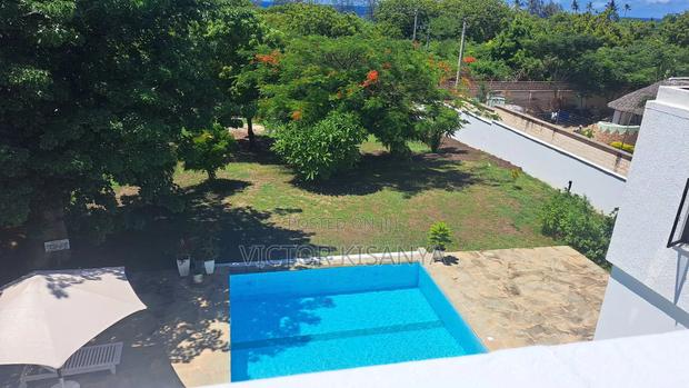 House in Diani Mombasa It Includes a Swimming Pool - thumbnail 10