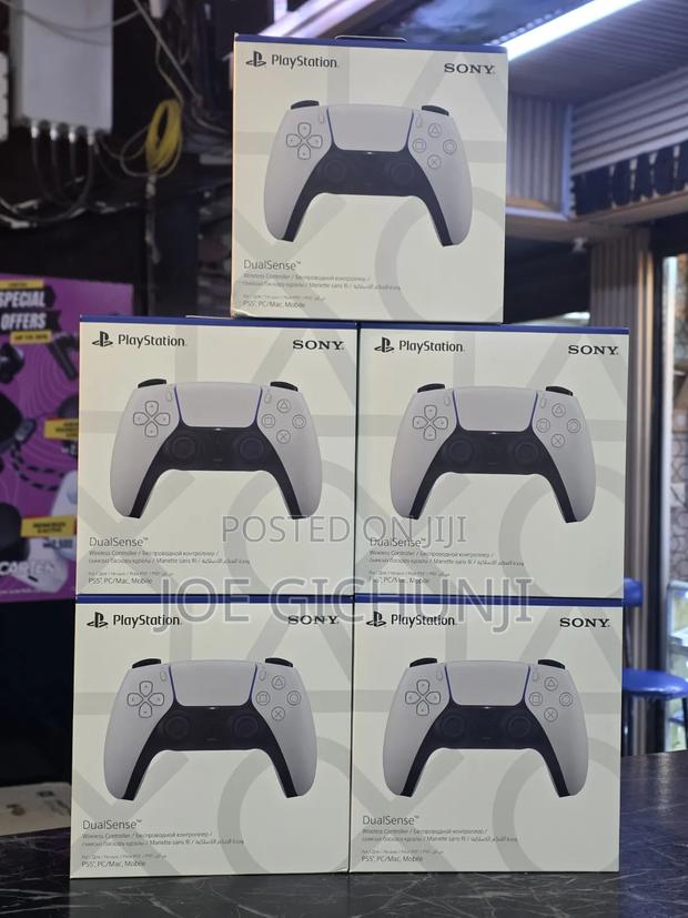Playstation 5 Controllers - thumbnail 2
