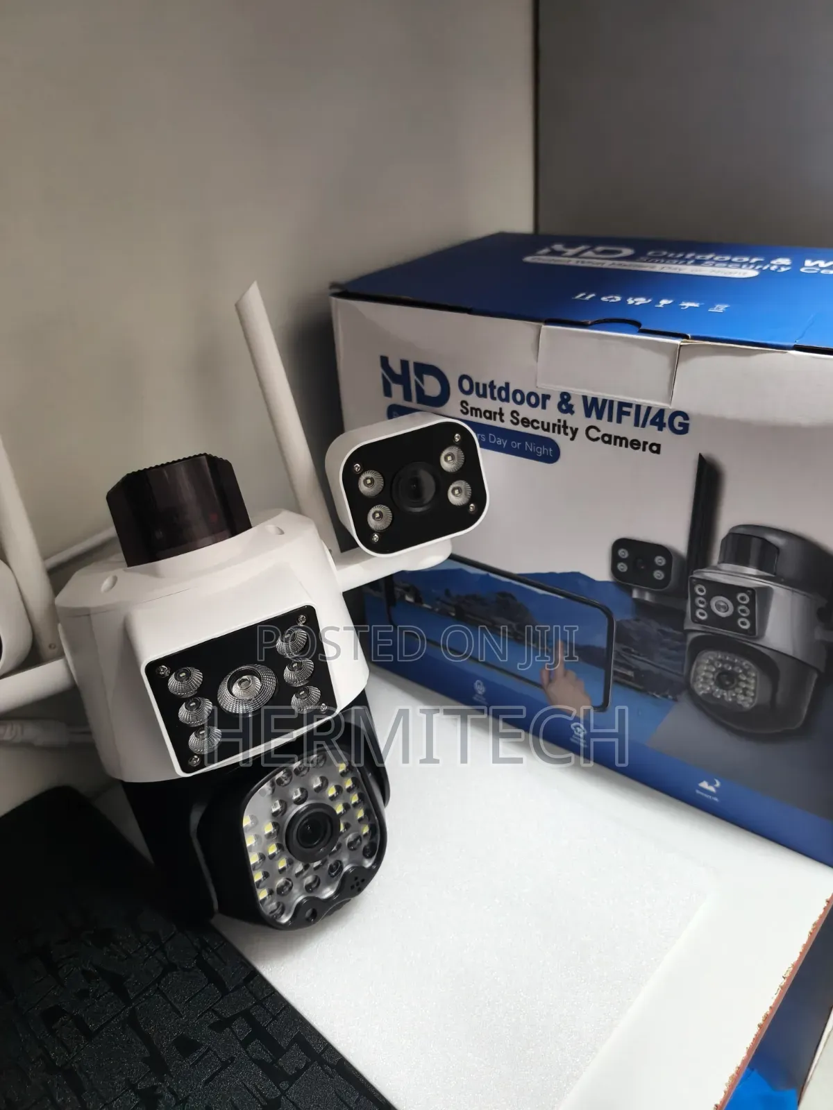 Triple Lens 4g Electric CCTV With Automatic Lighting for Night Vision