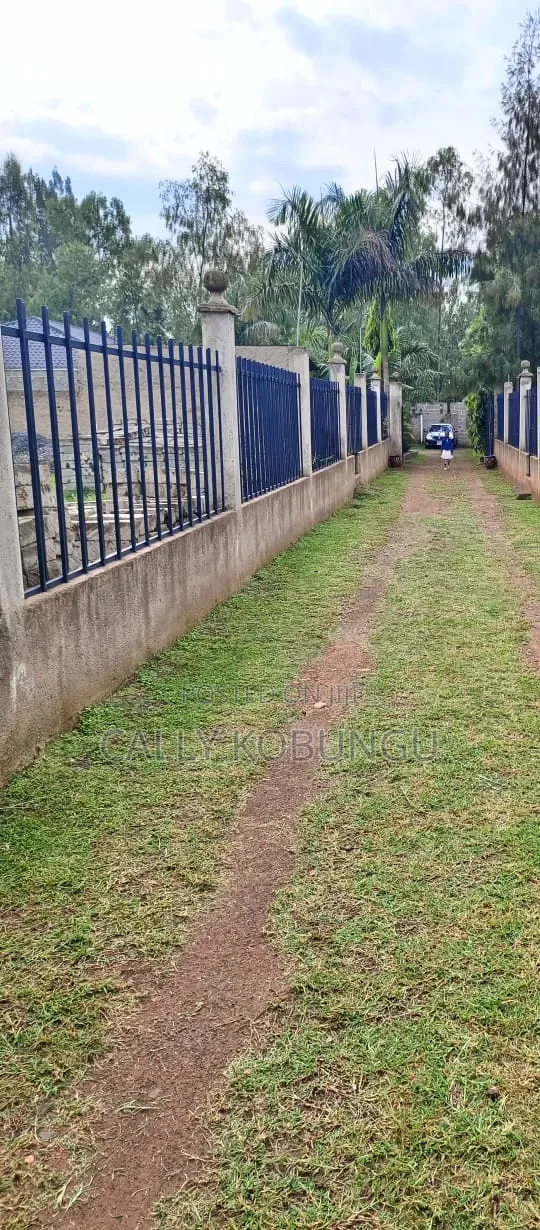 4bdrm Maisonette in Riat, Kogony for sale