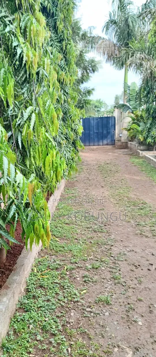 4bdrm Maisonette in Riat, Kogony for sale
