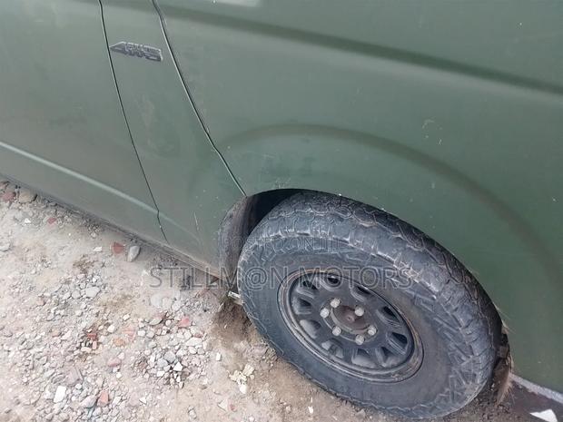 Toyota HiAce 2010 Green - thumbnail 5