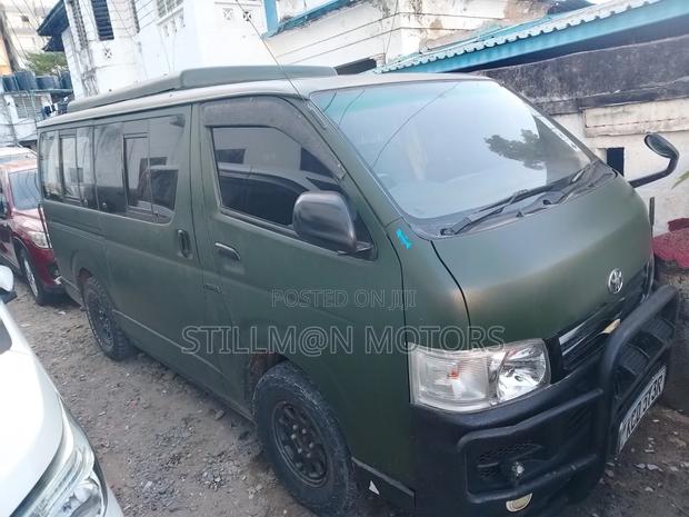 Toyota HiAce 2010 Green - thumbnail 2