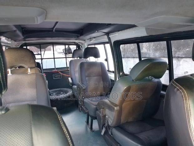 Toyota HiAce 2010 Green - thumbnail 8