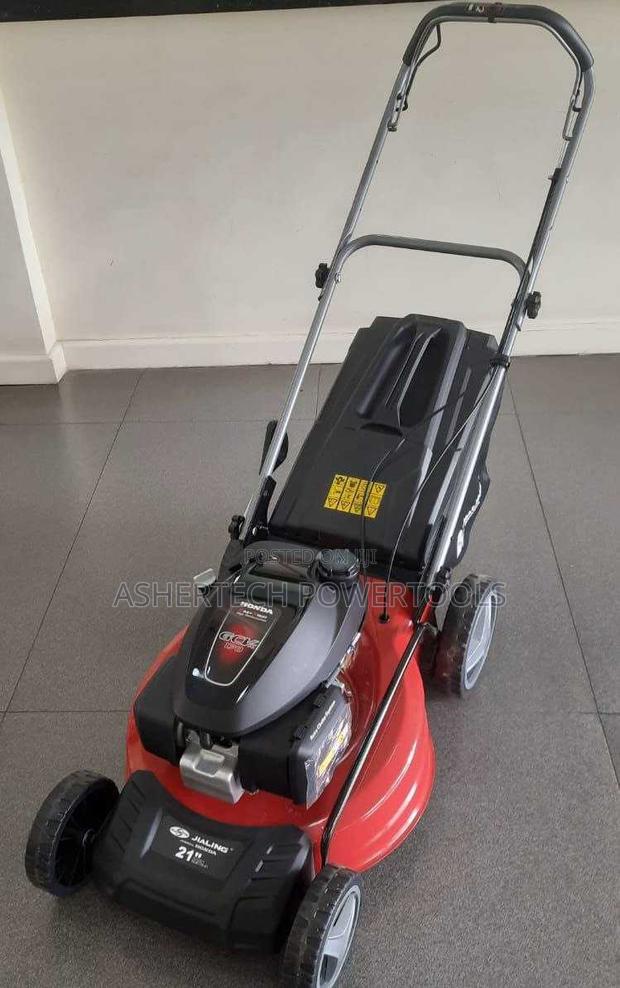 Honda Petrol Lawn Mower 163cc 21 Inches Self Propelled