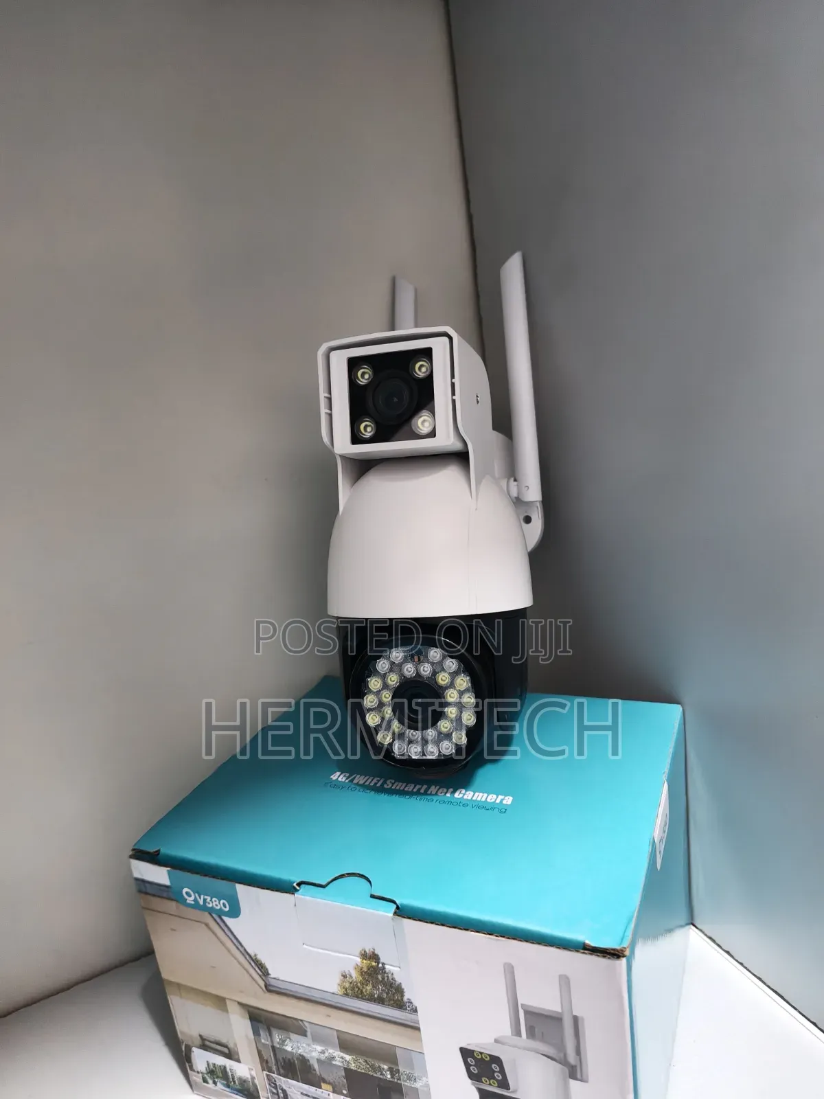 In-Built Speakers for Communication Dual Lens 4g Electric Model CCTV