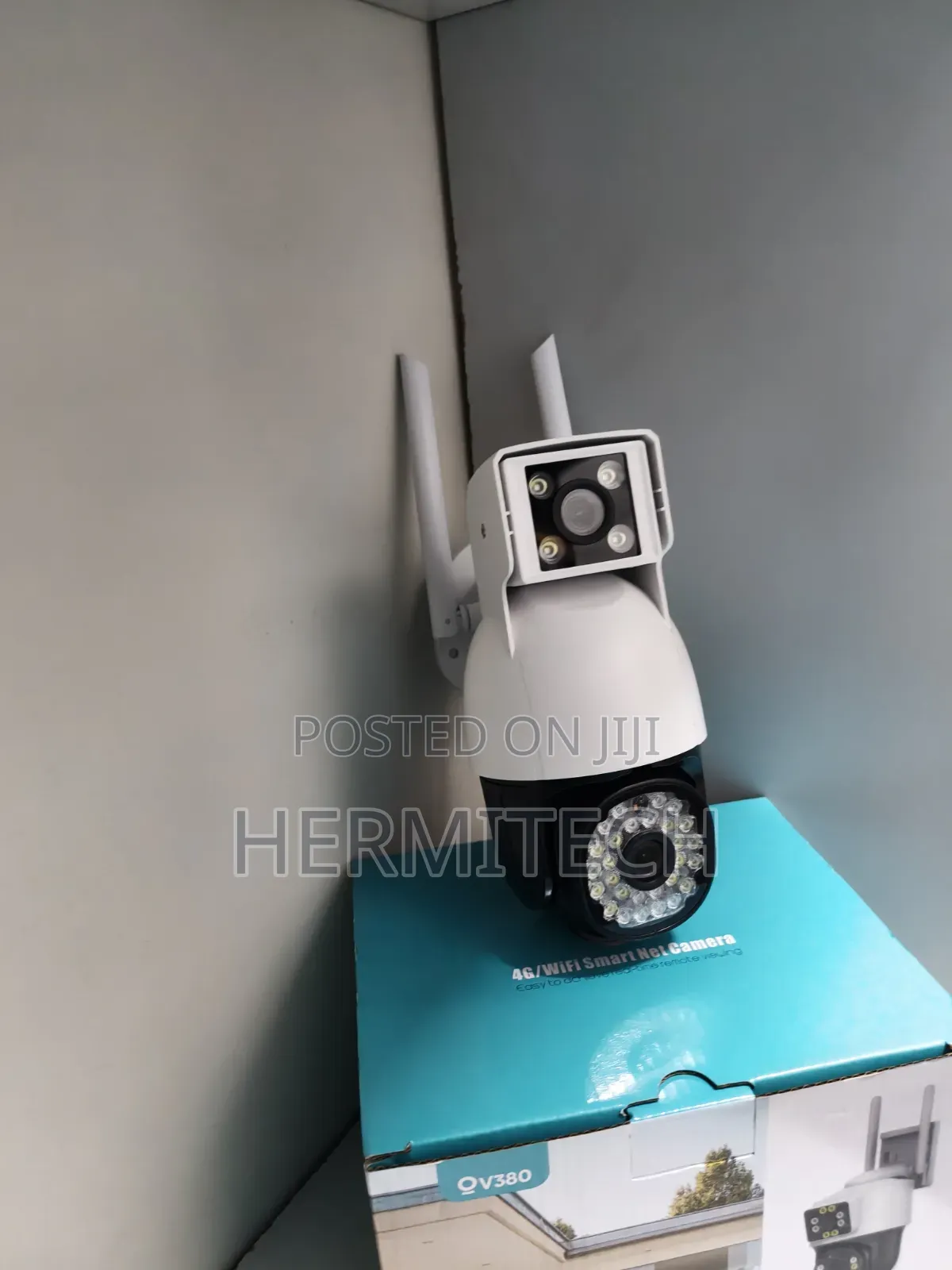 In-Built Speakers for Communication Dual Lens 4g Electric Model CCTV