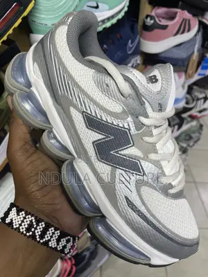 New Balance 2000