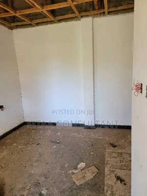 18bdrm Maisonette in Elgon View Rd for sale
