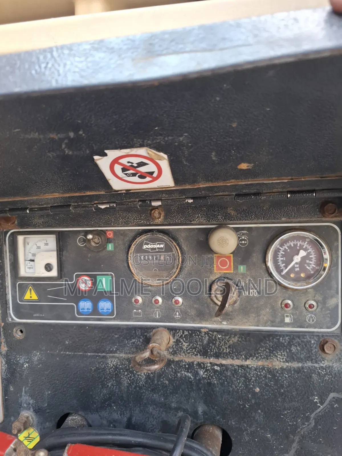 Compressor 2015 Doosan 731e+ 3cyl Diesel 10bars 105cfm Ex-Uk