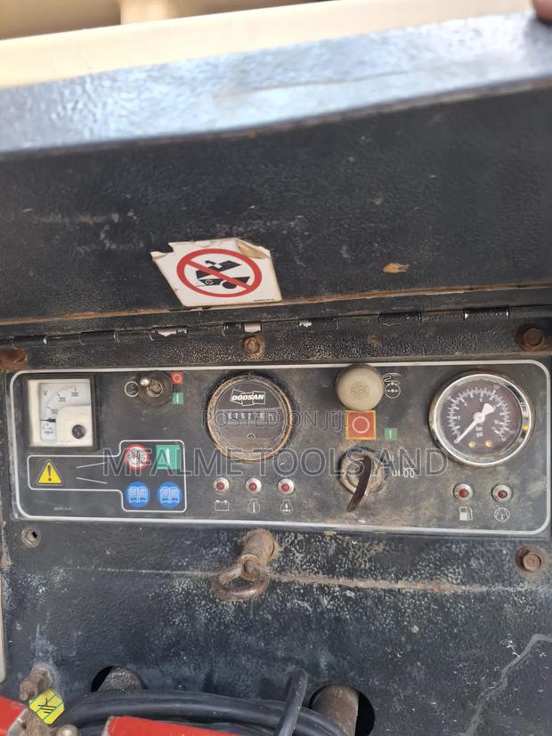 Compressor 2015 Doosan 731e+ 3cyl Diesel 10bars 105cfm Ex-Uk - thumbnail 7