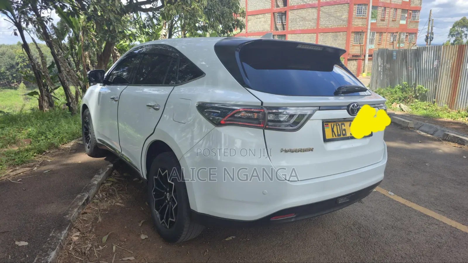 Toyota Harrier 2.0 4WD 2014 White
