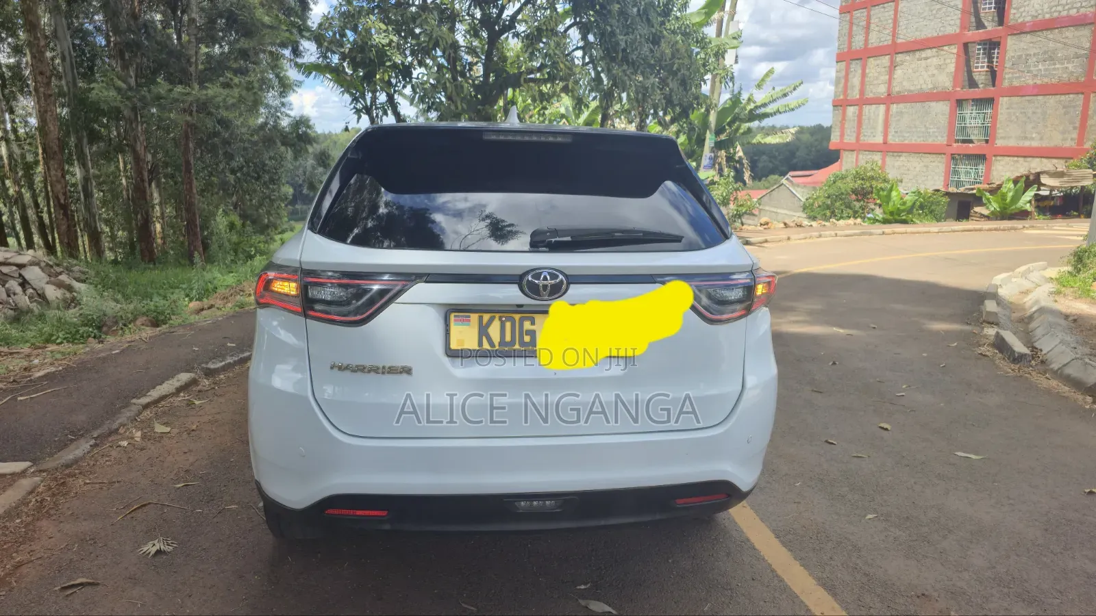 Toyota Harrier 2.0 4WD 2014 White