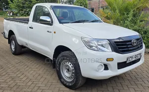 Toyota Hilux 2012 White