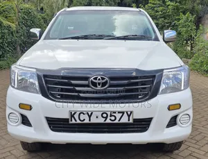 Toyota Hilux 2012 White