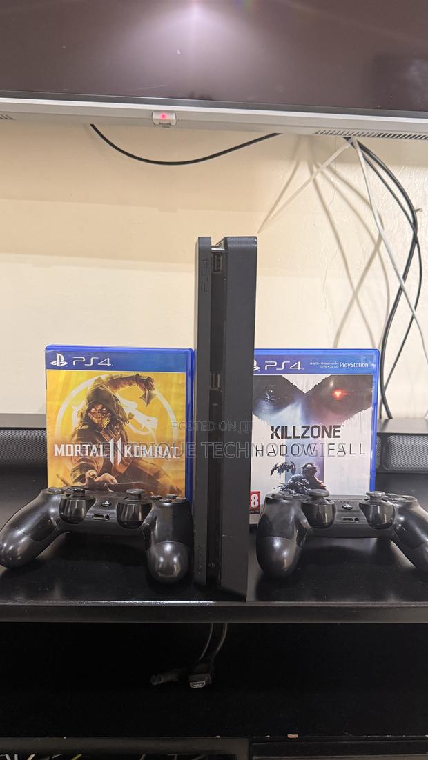 Slim Playstation 4 - thumbnail 5
